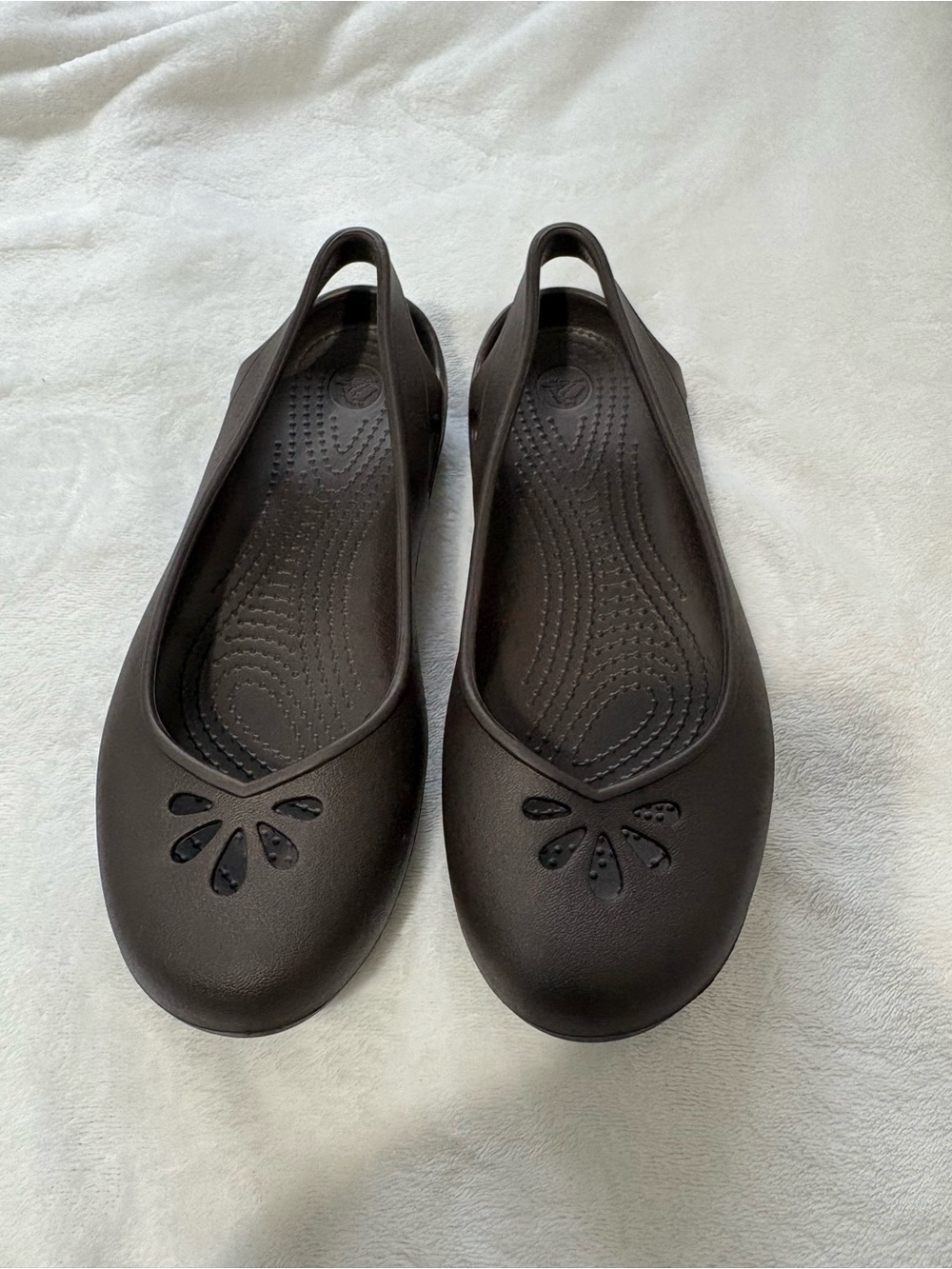 Crocs Classic Brown Clogs – Women’s W7 – Used